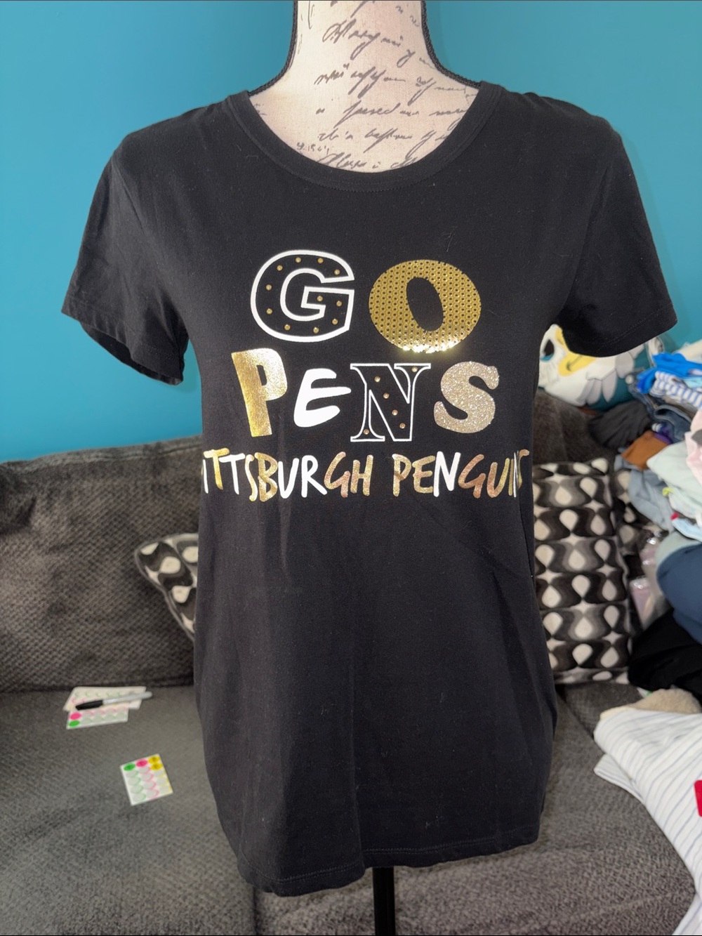 🎉4 for $20 Campus Couture Pittsburgh Penguins Bling T-Shirt, Medium